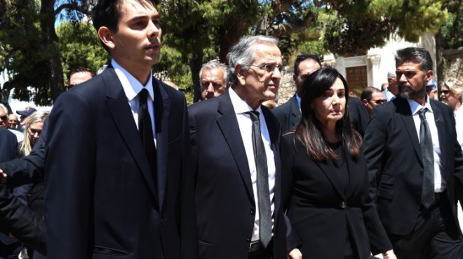 Συγκλόνισε ο Αντώνης Σαμαράς στον επικήδειο για την κόρη του: Ευχαριστώ τον Θεό που μας έδωσε αυτό το δώρο έστω για 34 χρόνια 